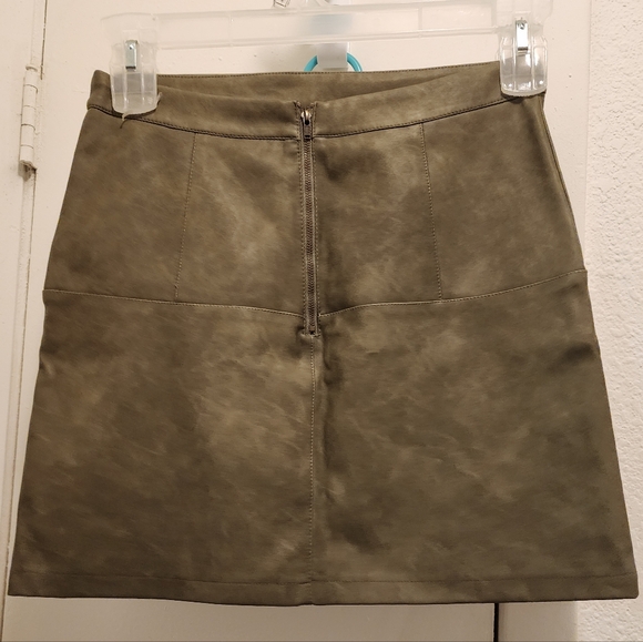 Mini Skirt - Picture 2 of 4